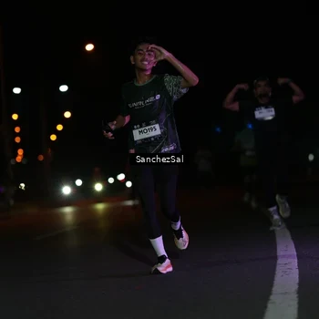 Runner Photo 7653817