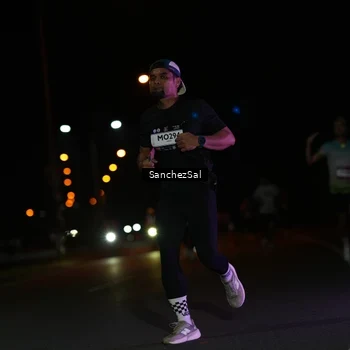 Runner Photo 7653824