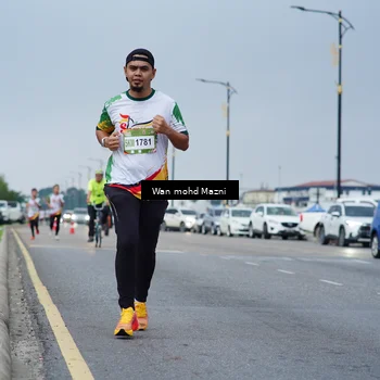 Runner Photo 7653836