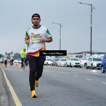 Runner Photo 7653849