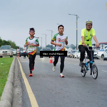 Runner Photo 7653874