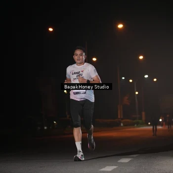 Runner Photo 7653891
