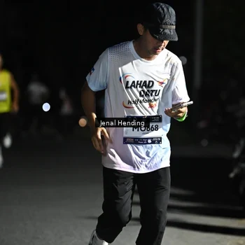 Runner Photo 7653931