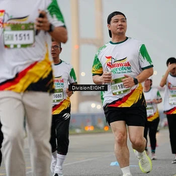 Runner Photo 7653945