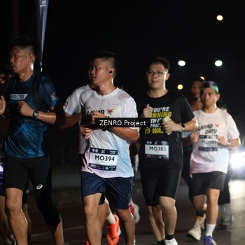 Runner Photo 7653990