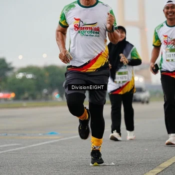 Runner Photo 7653995