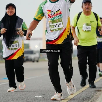 Runner Photo 7654003