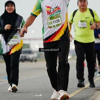 Runner Photo 7654004