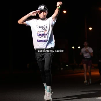 Runner Photo 7654005