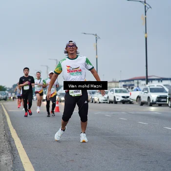 Runner Photo 7654060