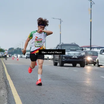 Runner Photo 7654065