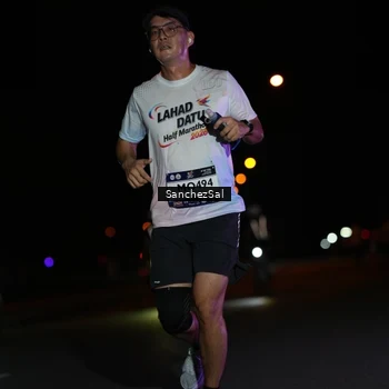 Runner Photo 7654068