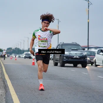 Runner Photo 7654069