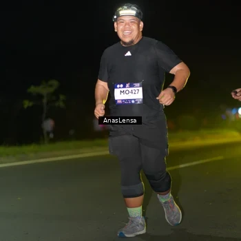 Runner Photo 7654083