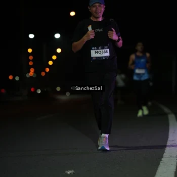 Runner Photo 7654098
