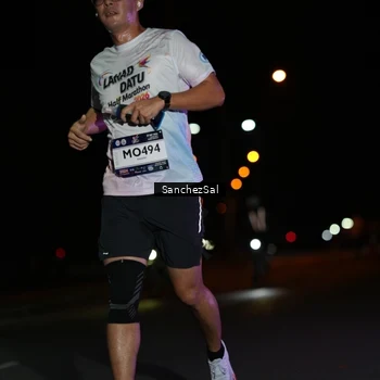 Runner Photo 7654101
