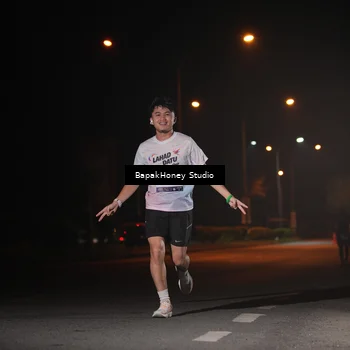 Runner Photo 7654112