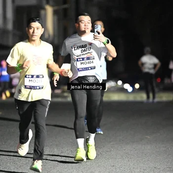 Runner Photo 7654120
