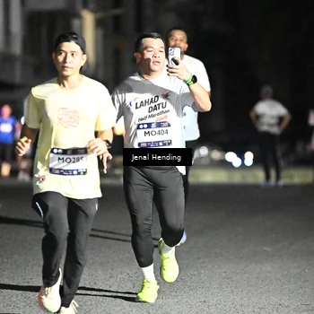 Runner Photo 7654122