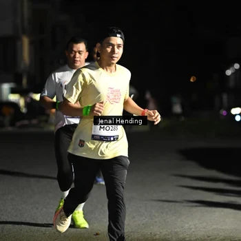 Runner Photo 7654144