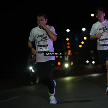 Runner Photo 7654197