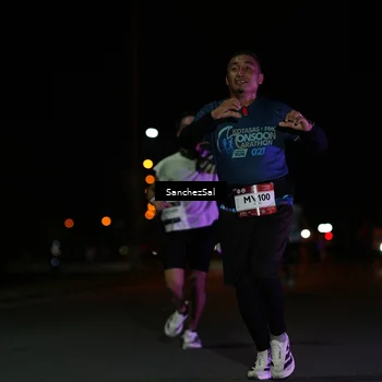 Runner Photo 7654244