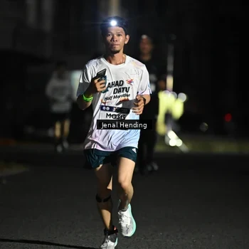 Runner Photo 7654314
