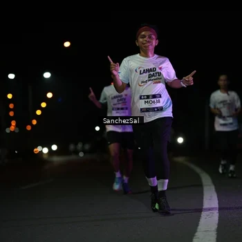 Runner Photo 7654318