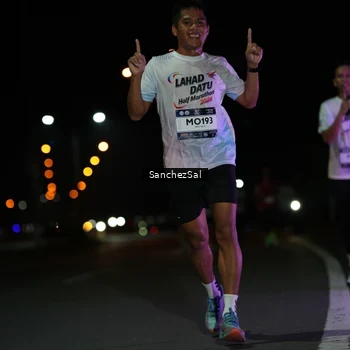 Runner Photo 7654337