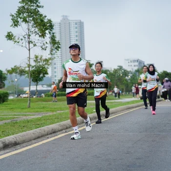 Runner Photo 7654423