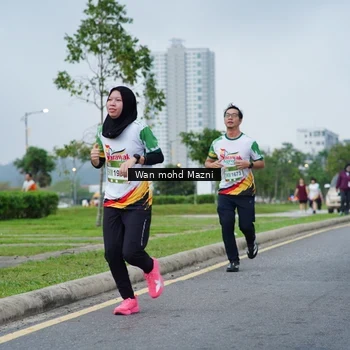 Runner Photo 7654425