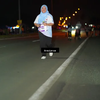Runner Photo 7654469