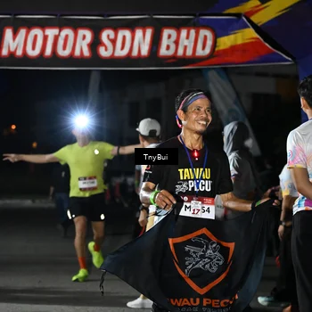Runner Photo 7654476