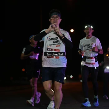 Runner Photo 7654513
