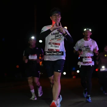 Runner Photo 7654514
