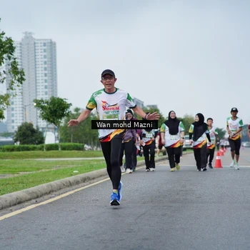 Runner Photo 7654542