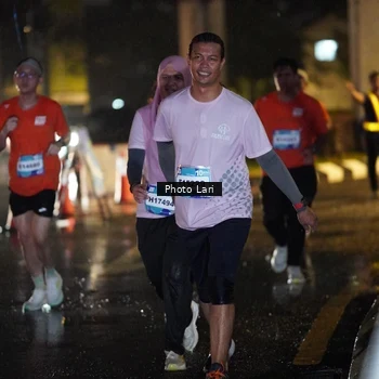 Runner Photo 7654553