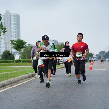 Runner Photo 7654611