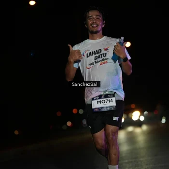Runner Photo 7654709
