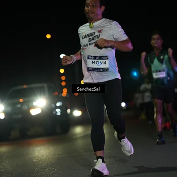 Runner Photo 7654742