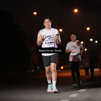 Runner Photo 7654780