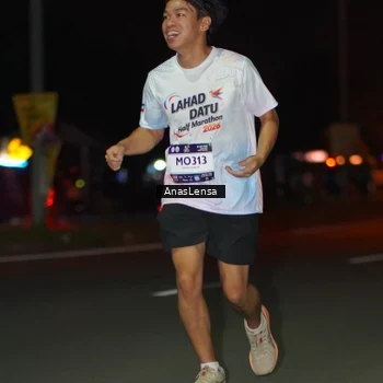 Runner Photo 7654843