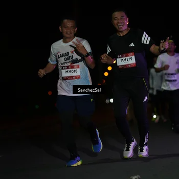 Runner Photo 7654875