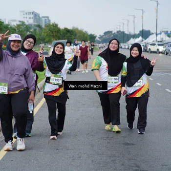 Runner Photo 7654878