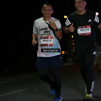 Runner Photo 7654899