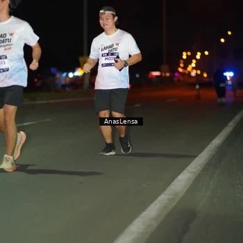 Runner Photo 7654944