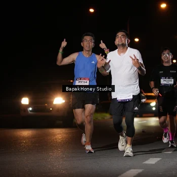Runner Photo 7654963