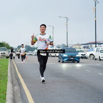 Runner Photo 7654971