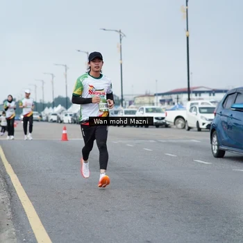 Runner Photo 7654973
