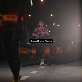 Runner Photo 7654975